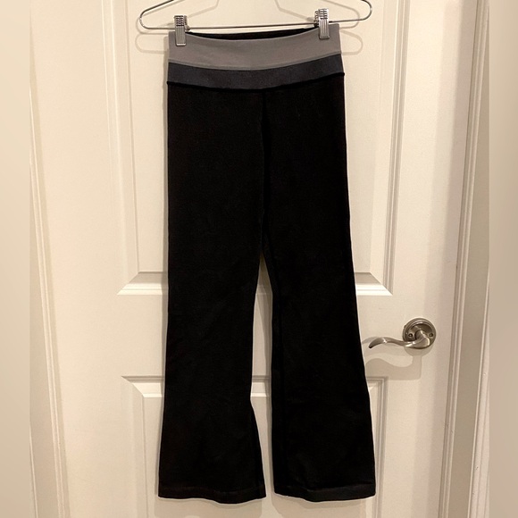 Lululemon set wide leg pants and zip up - Picture 6 of 9